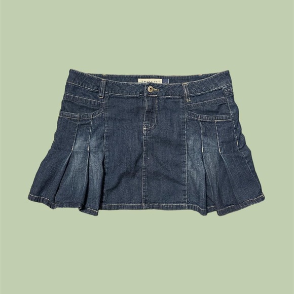 🌥️mini low rise pleated denim skirt - Picture 1 of 4